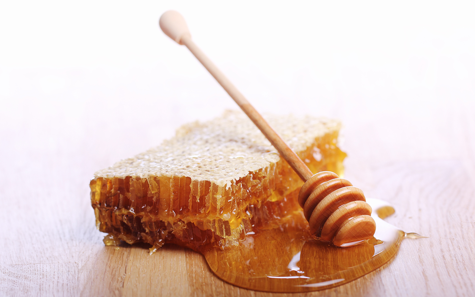 vụ lấy mật ong hoa rừng lấy ngày 5 - 7-2024